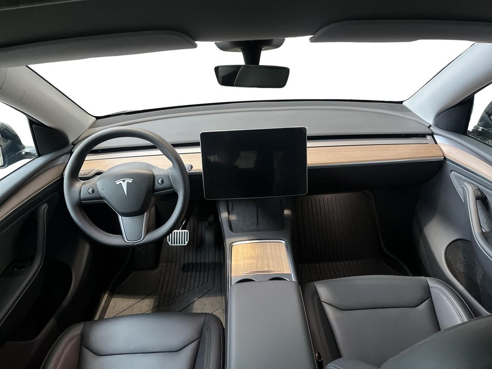 Tesla Model Y RWD 5d