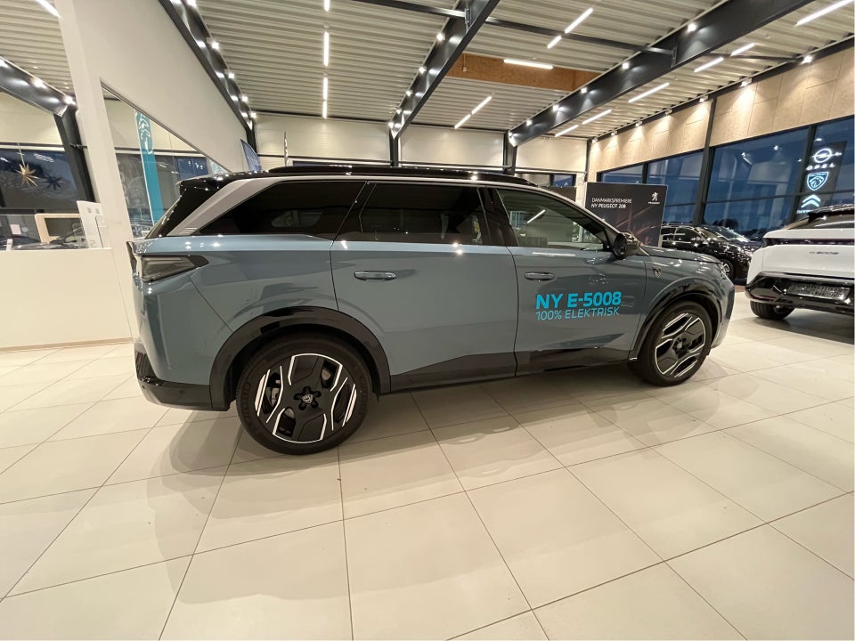 Peugeot e-5008 77 GT Pack 7prs 5d