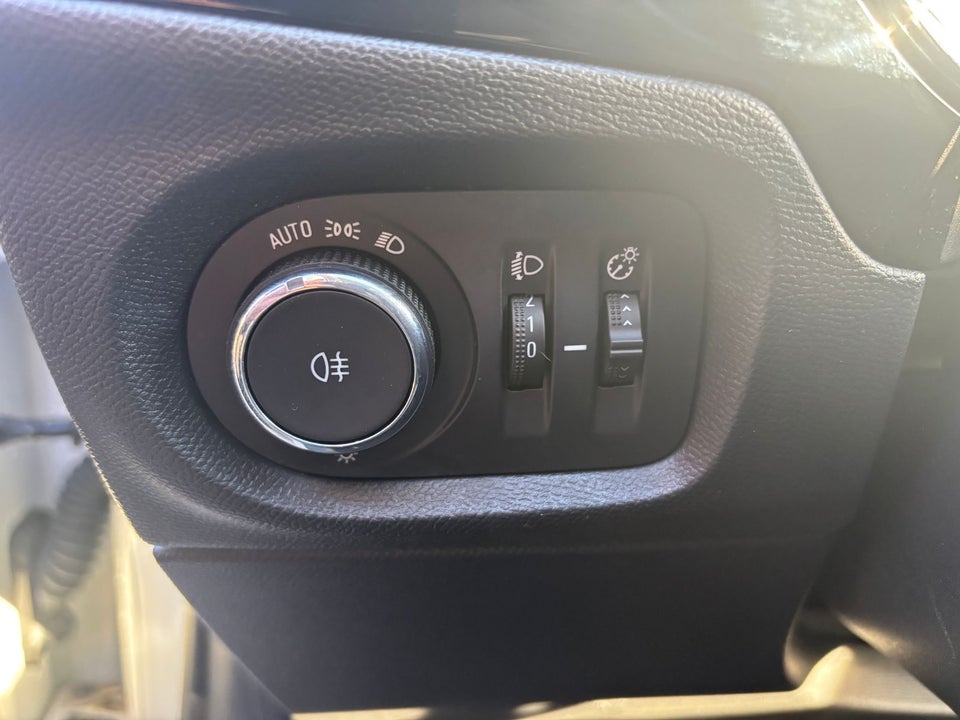 Opel Corsa 1,2 Elegance 5d