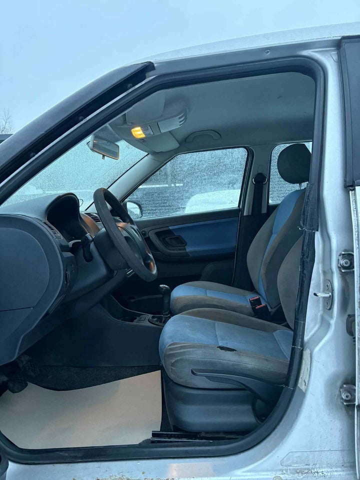 Skoda Fabia 1,4 16V Ambiente 5d