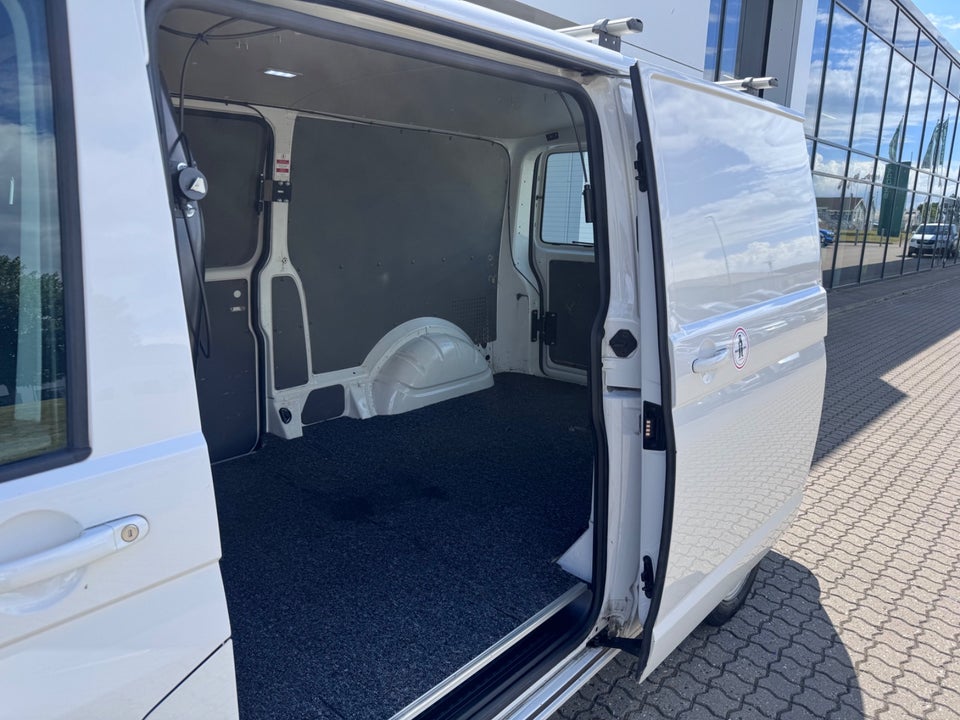 VW Transporter 2,0 TDi 150 Kassevogn lang