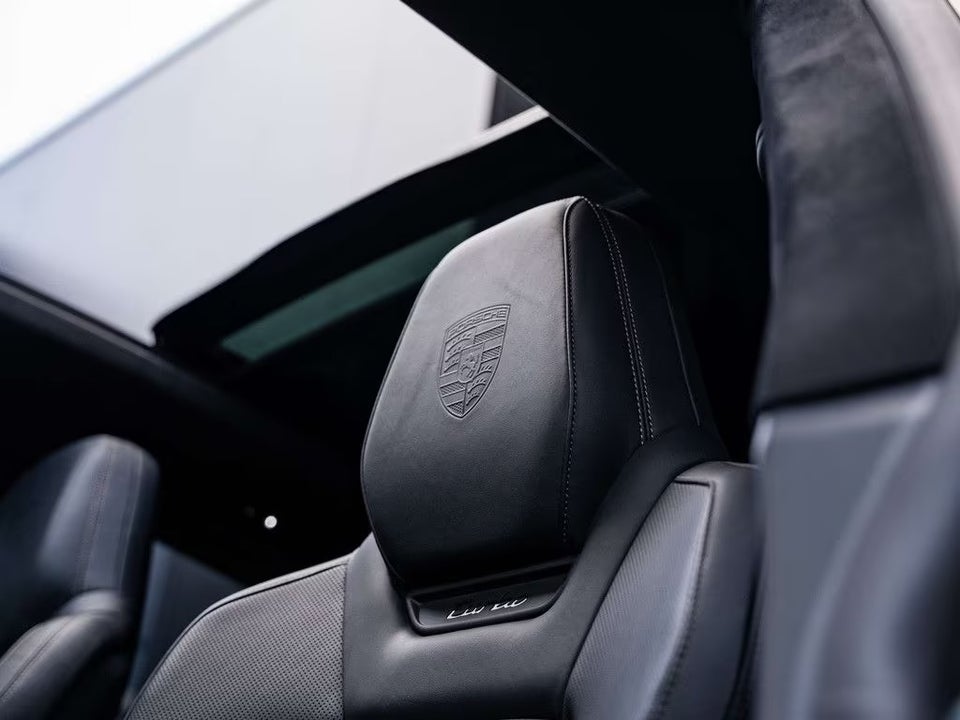 Porsche Macan Turbo 5d