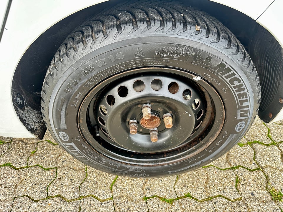 Hyundai i10 1,0 Go 5d