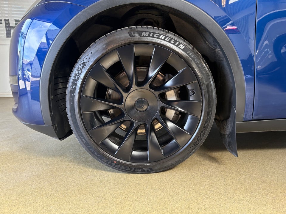 Tesla Model Y Long Range AWD 5d