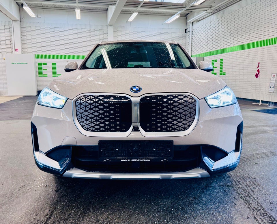BMW iX1 eDrive20 X-Line 5d