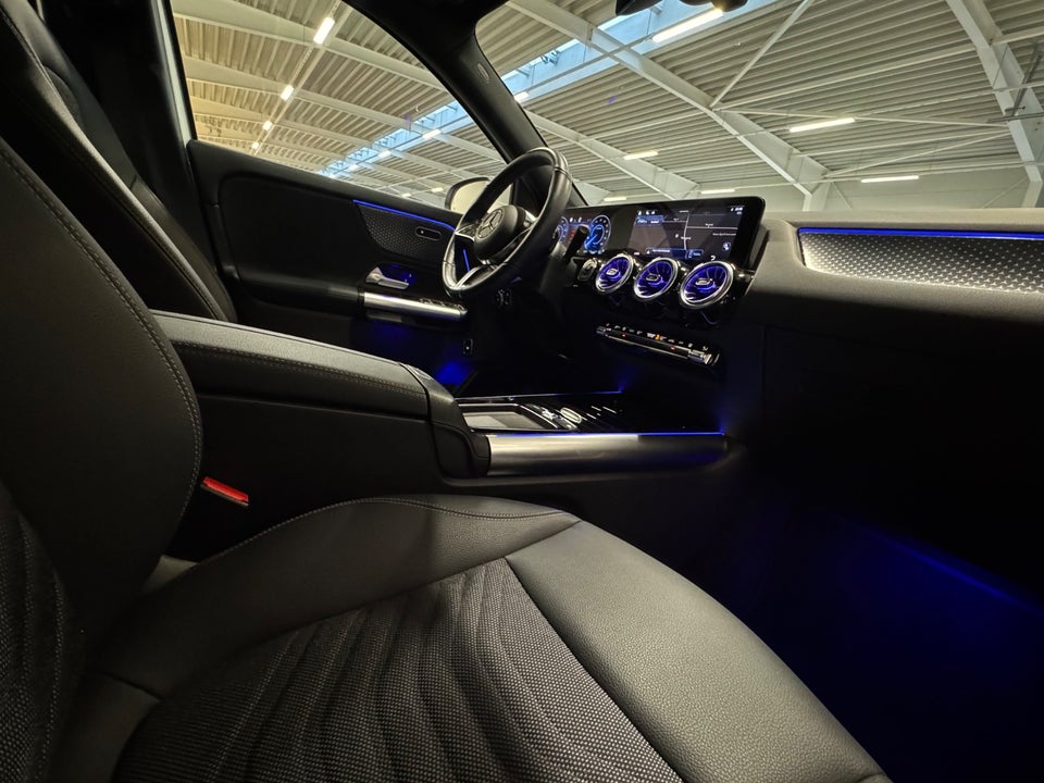 Mercedes EQA300 Progressive 4Matic 5d