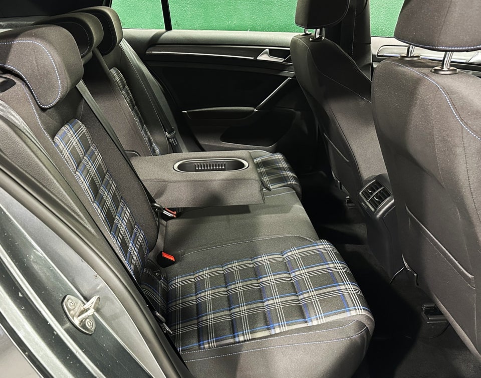 VW Golf VII 1,4 GTE DSG 5d
