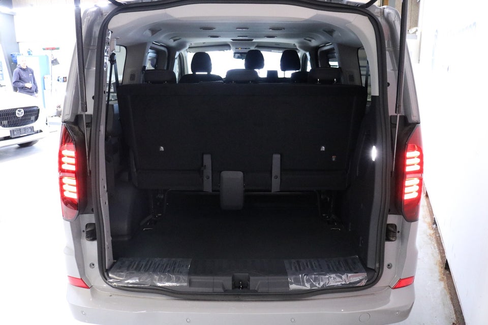 VW e-Caravelle 64 Basis SWB
