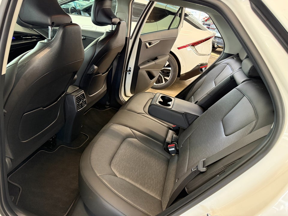 Kia Niro 64 EV Upgrade 5d