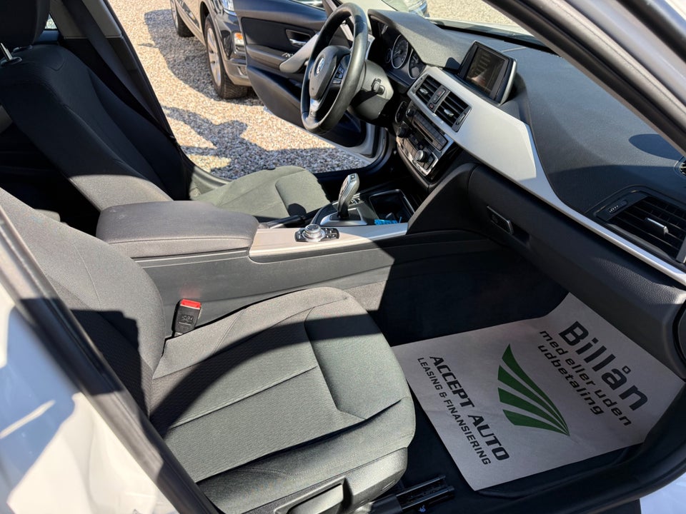 BMW 330i 2,0 Touring aut. 5d