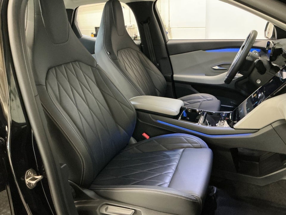 Ford Explorer 77 Premium Extended Range 5d