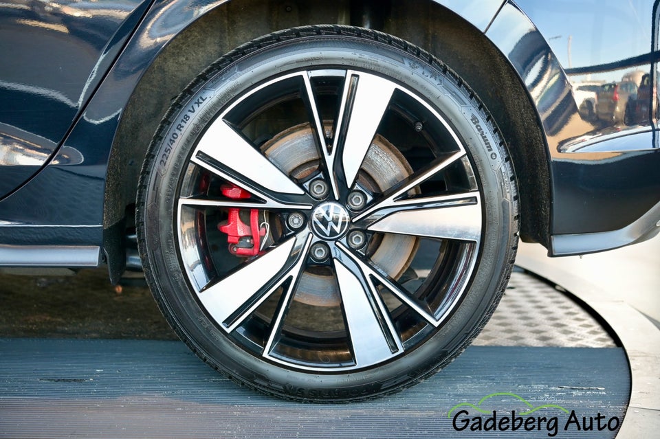 VW Golf VIII 1,4 GTE DSG 5d