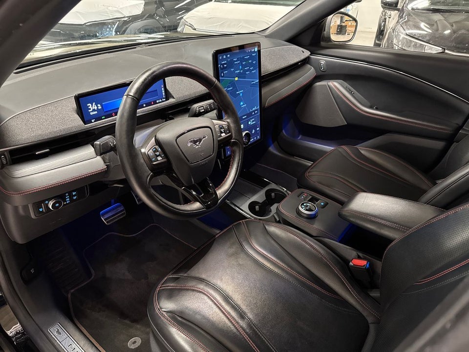 Ford Mustang Mach-E 68 Standard Range AWD 5d