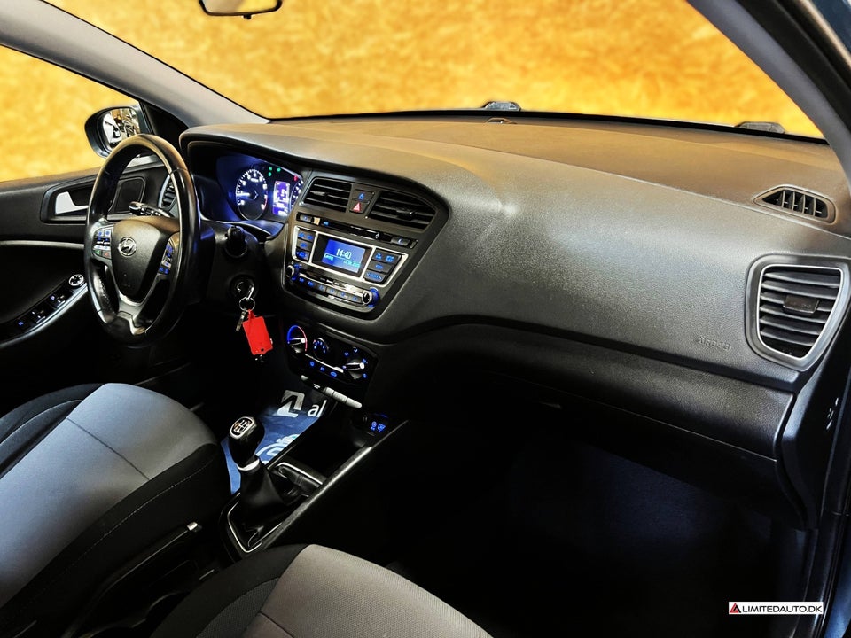 Hyundai i20 1,25 Passion 5d