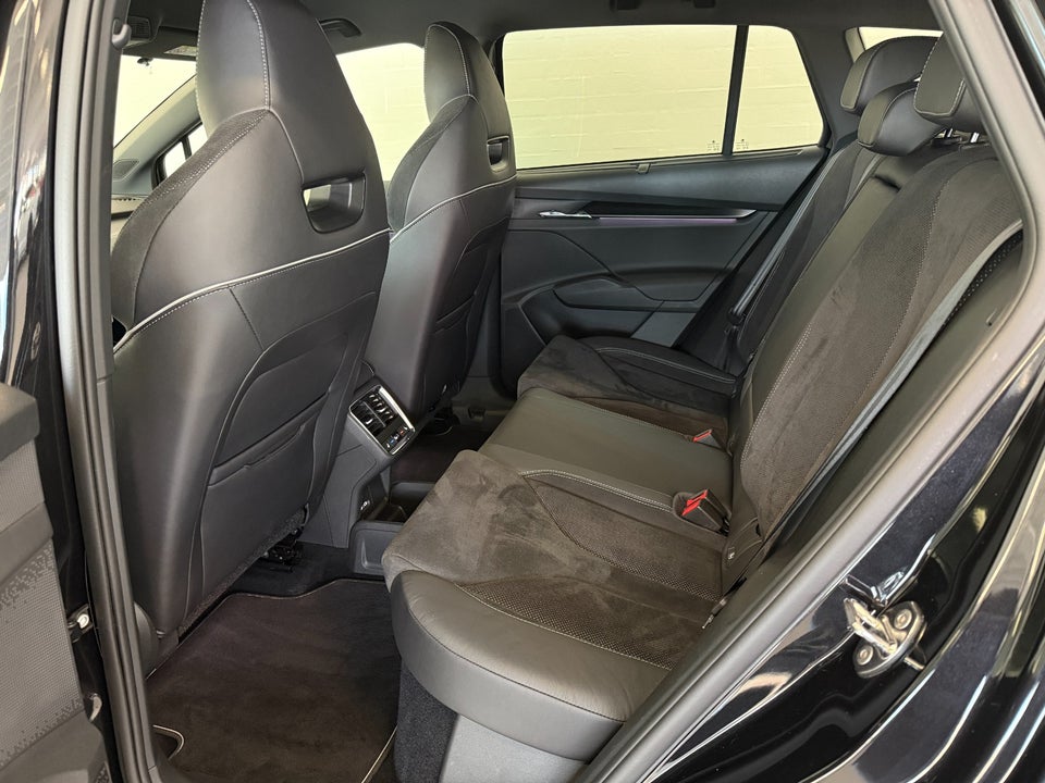 Skoda Enyaq 80x iV Sportline 5d