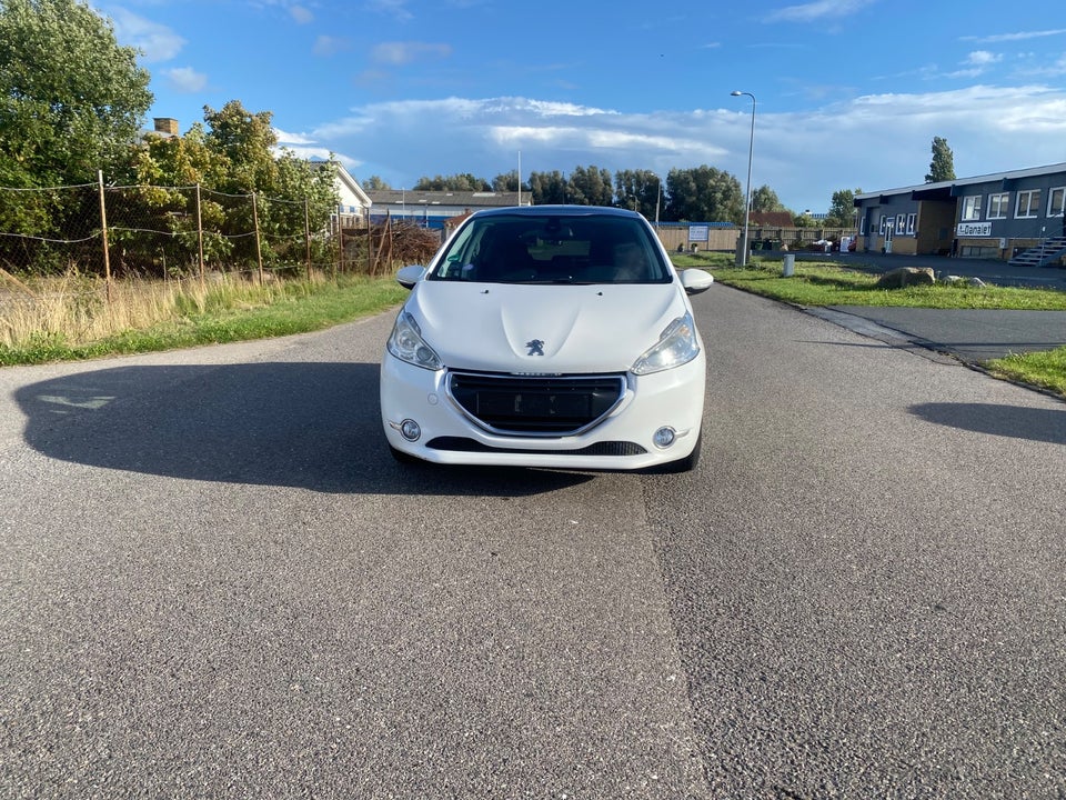 Peugeot 208 1,2 VTi 82 Active 5d