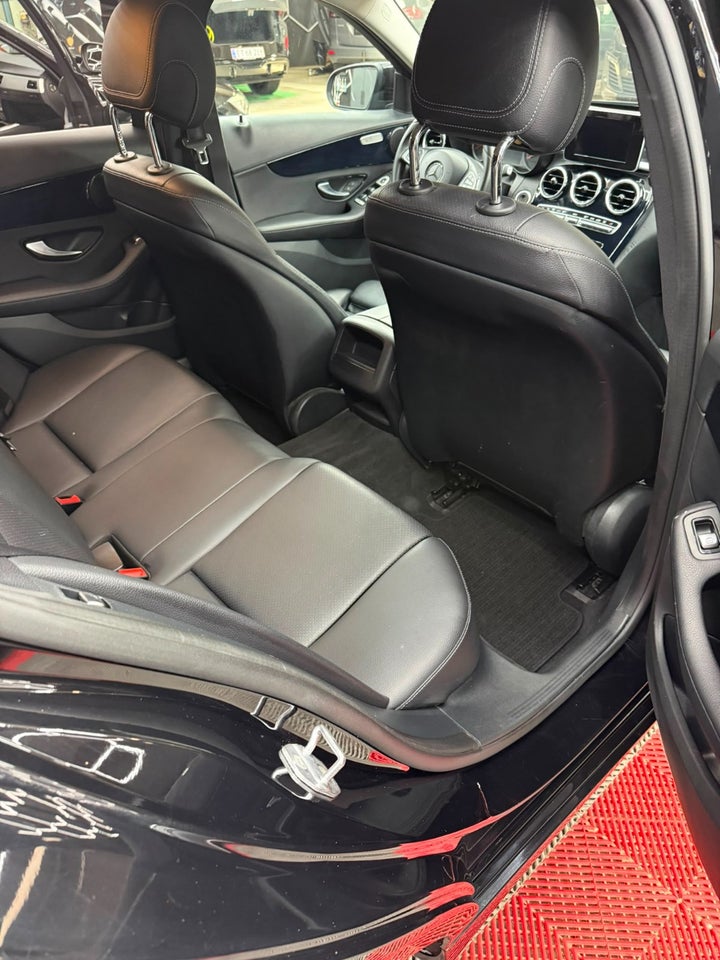 Mercedes C220 d 2,2 AMG Line stc. aut. 5d