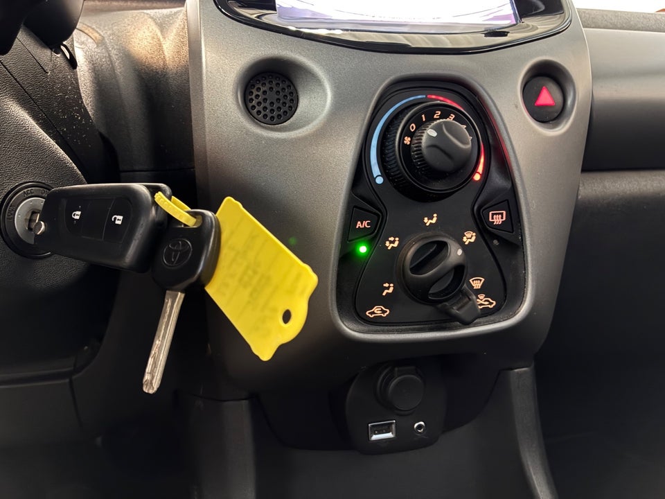 Toyota Aygo 1,0 VVT-i x-clusiv 5d