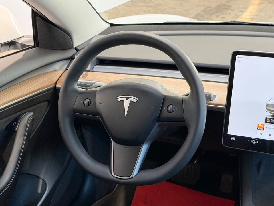 Tesla Model 3 RWD 4d