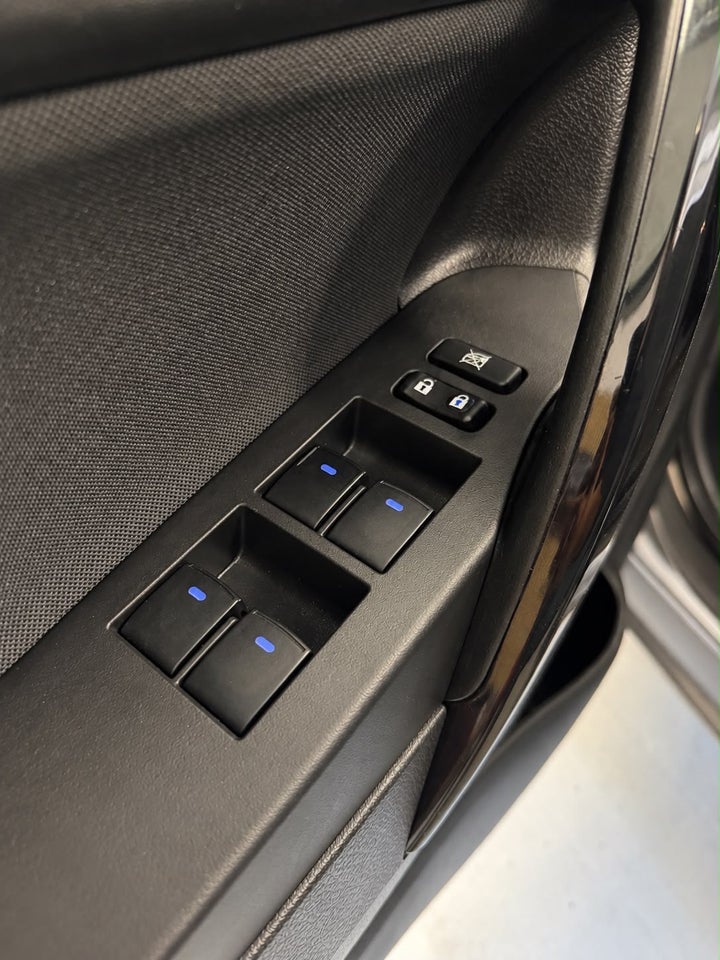Toyota Auris 1,8 Hybrid H2 Comfort Touring Sports CVT 5d