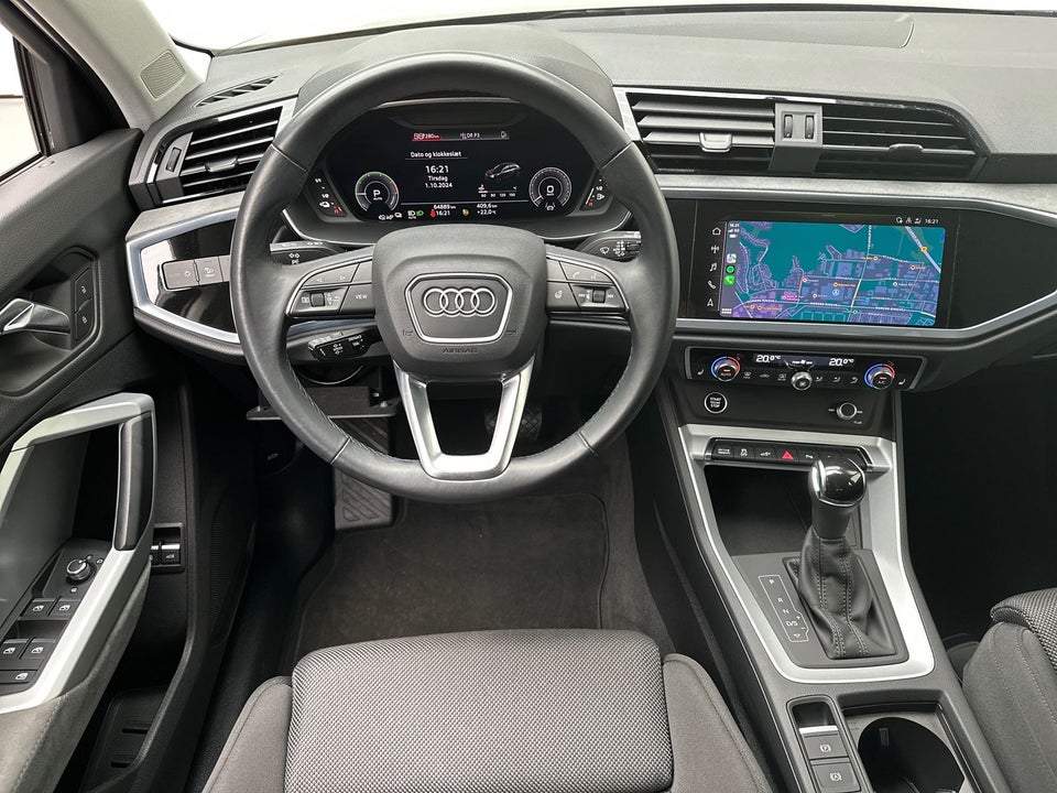 Audi Q3 45 TFSi e Attitude+ S-tr. 5d