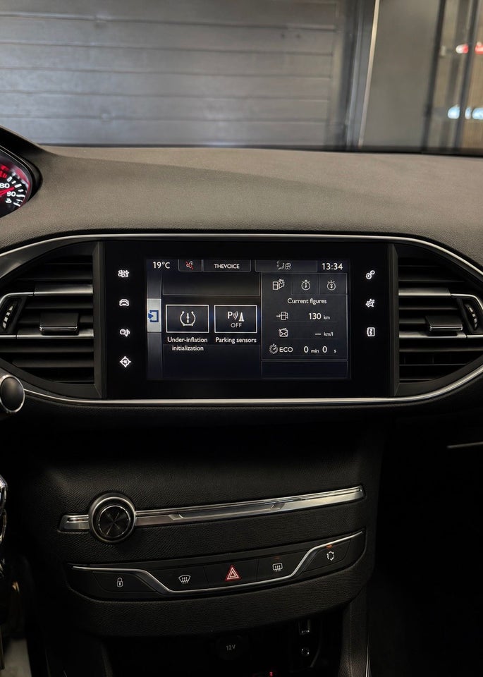 Peugeot 308 1,2 e-THP 130 Allure+ SW 5d