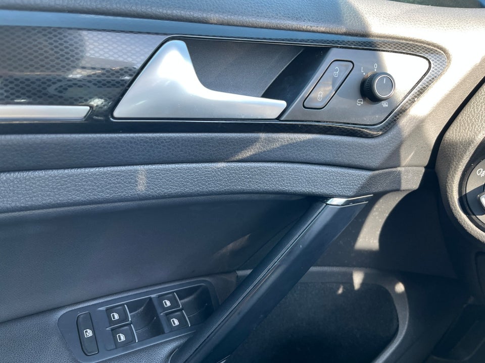 VW Golf VII 1,4 TSi 140 Highline Variant DSG BMT 5d