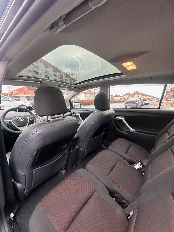 Toyota Verso 2,0 D-4D T1 Skyview 5d