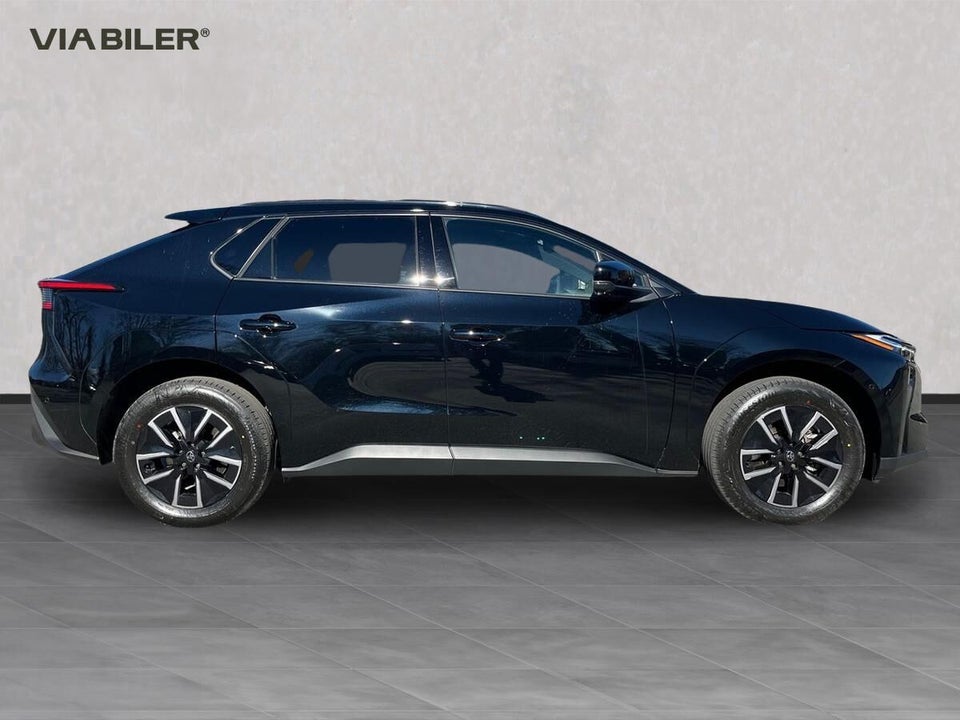 Toyota bZ4X 73 Executive 5d