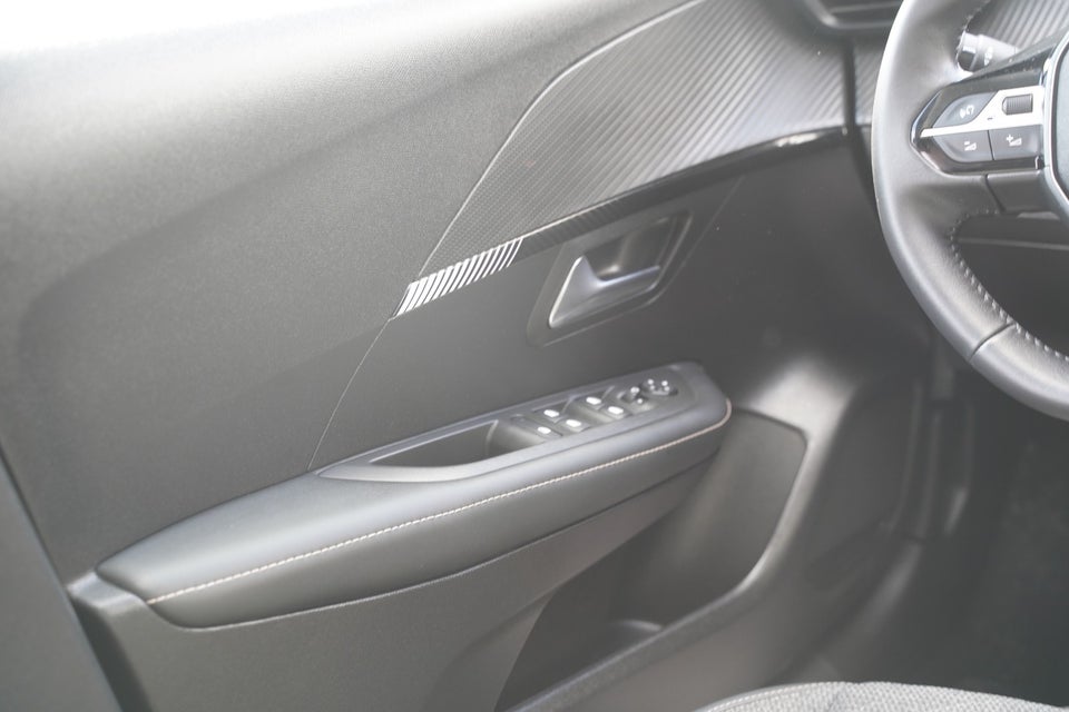 Peugeot 208 1,2 PureTech 100 Allure+ 5d