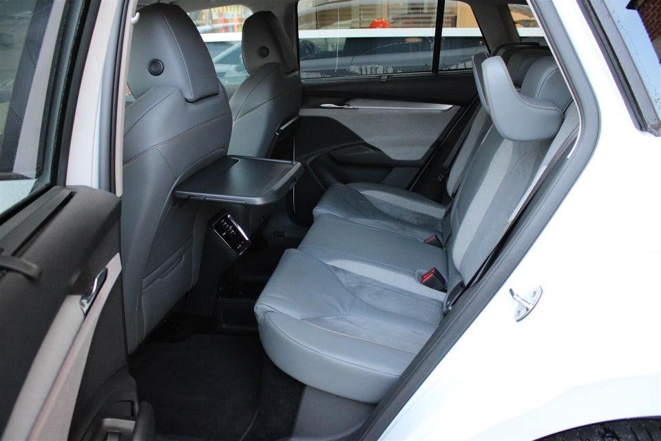 Skoda Enyaq 60 iV Lounge 5d