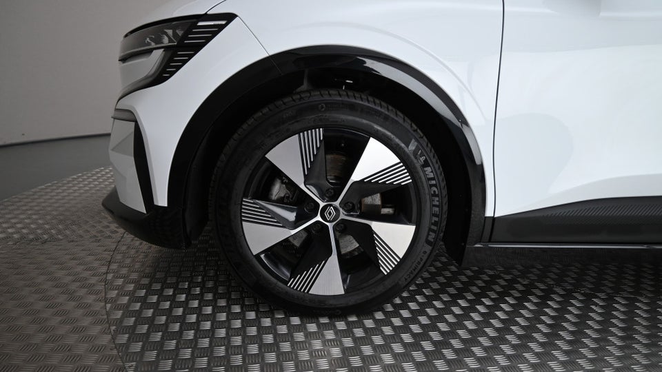 Renault Megane E-Tech 60 Equilibre 5d