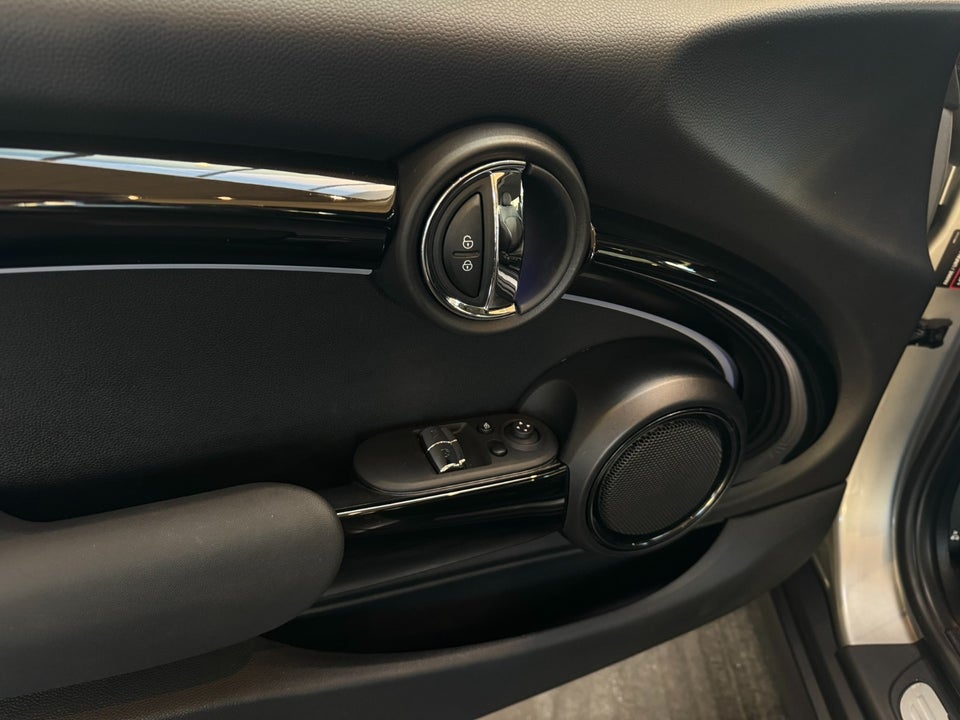 MINI Cooper SE Classic Trim 3d