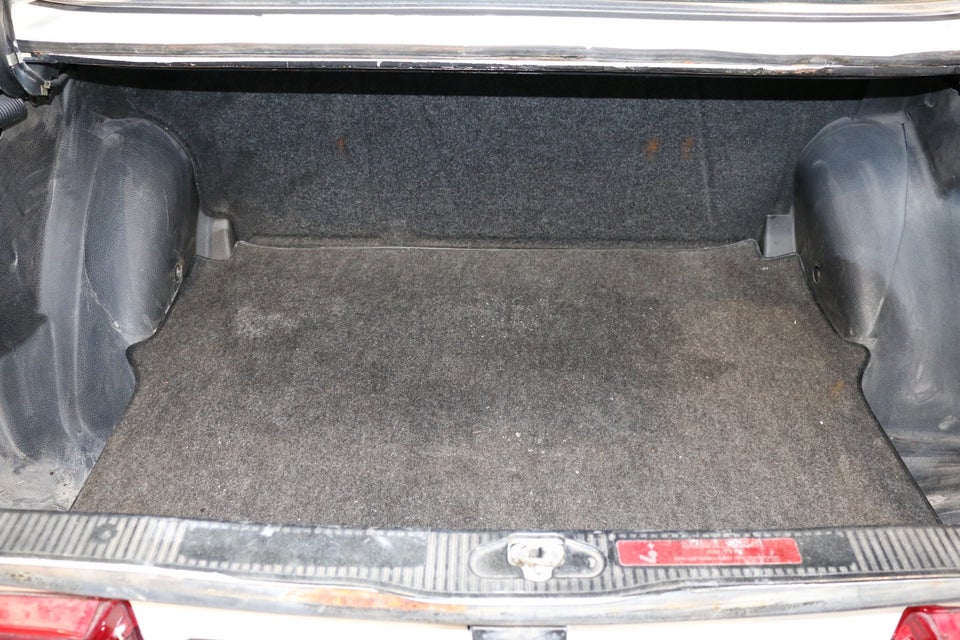 Mercedes 230 E 2,3  4d