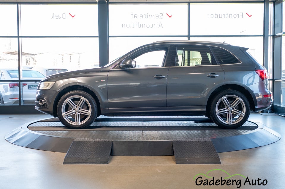 Audi Q5 3,0 TDi 245 S-line quattro S-tr. Van 5d