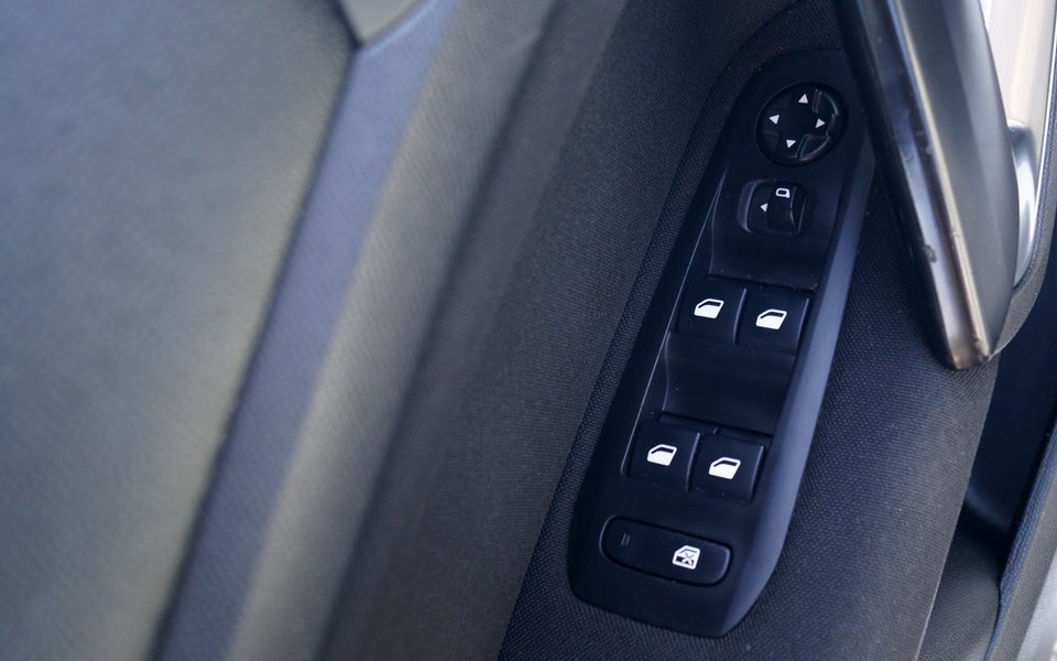 Peugeot 308 1,2 e-THP 110 Active SW 5d