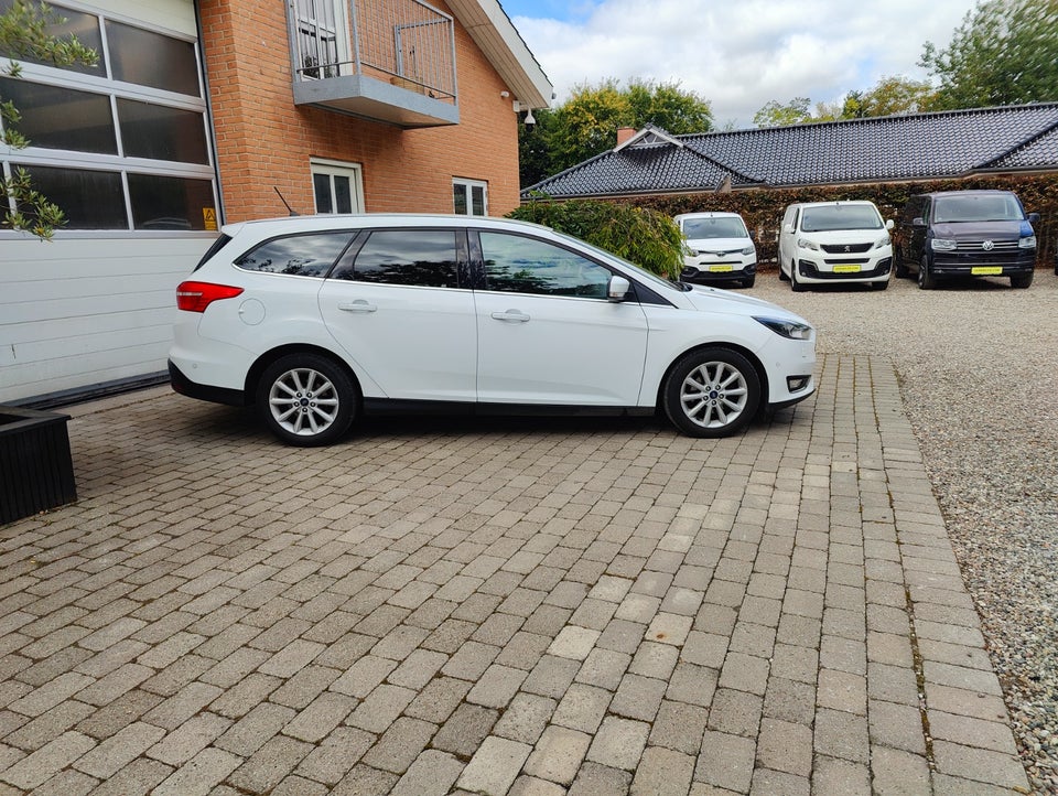 Ford Focus 1,5 TDCi 120 Titanium stc. Van 5d