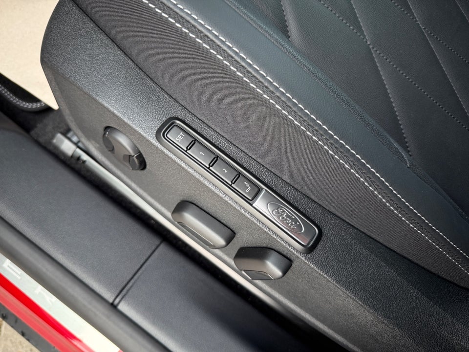 Ford Explorer 82 Premium Extended Range 5d