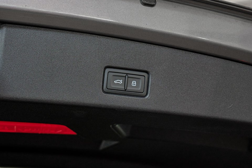 Audi Q4 e-tron 45 S-line quattro 5d