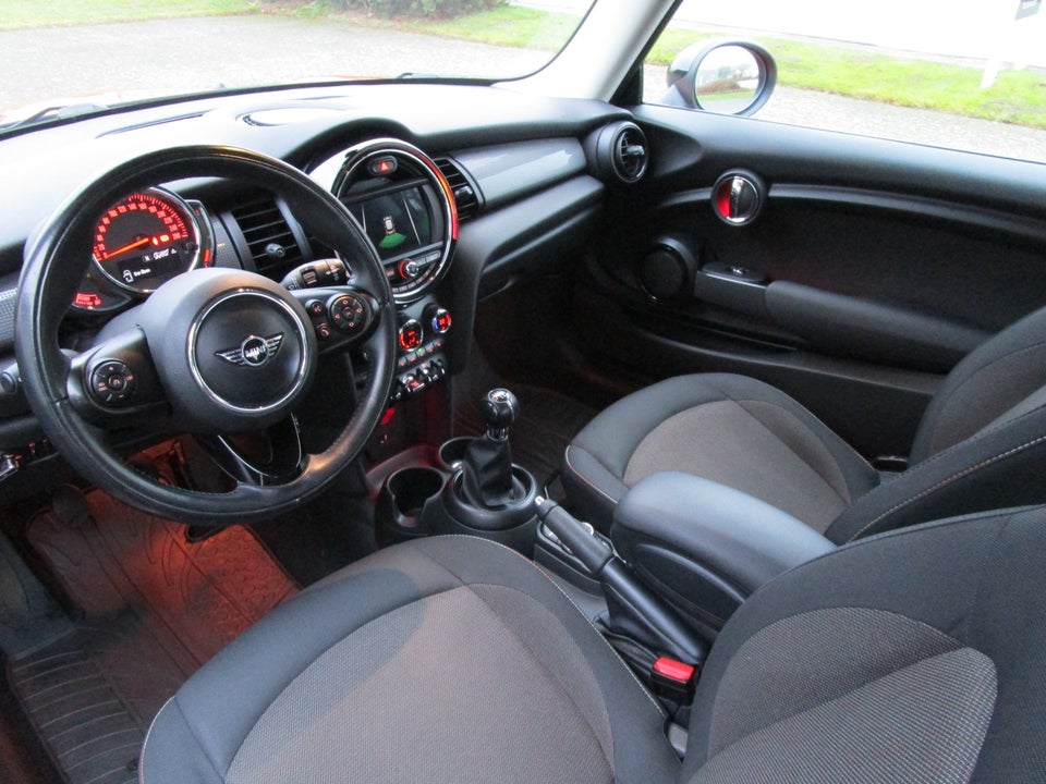 MINI Cooper 1,5 Essential 3d