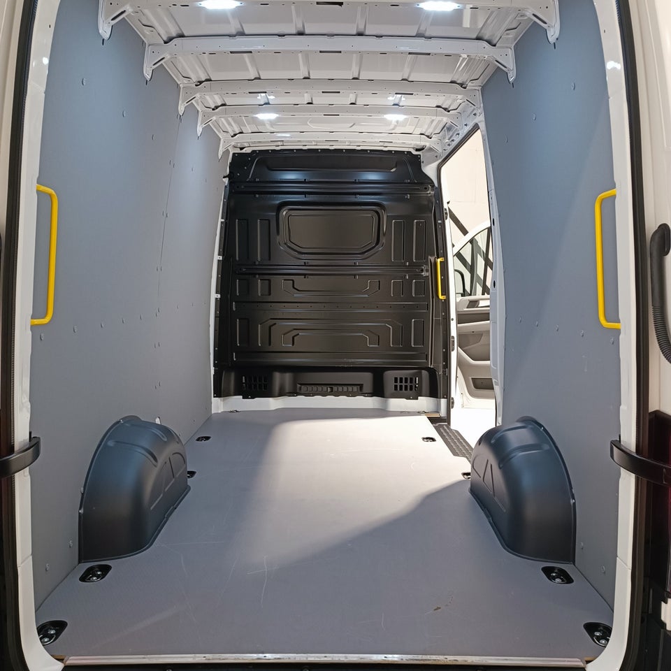 VW Crafter 35 2,0 TDi 140 Kassevogn L3H2