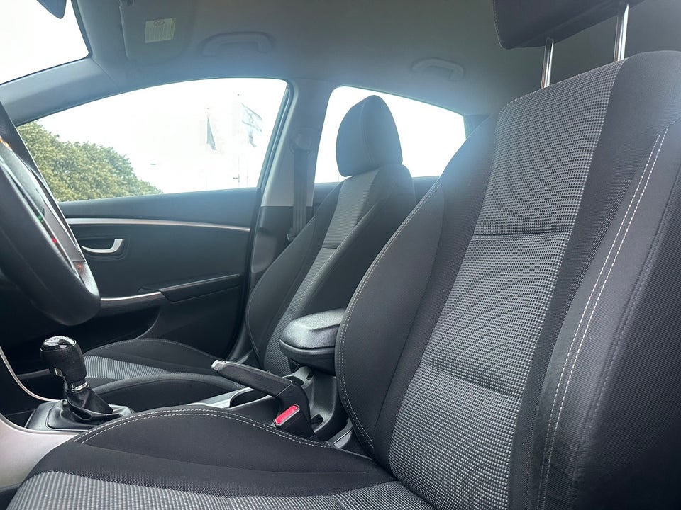 Hyundai i30 1,6 CRDi 110 Comfort Eco 5d