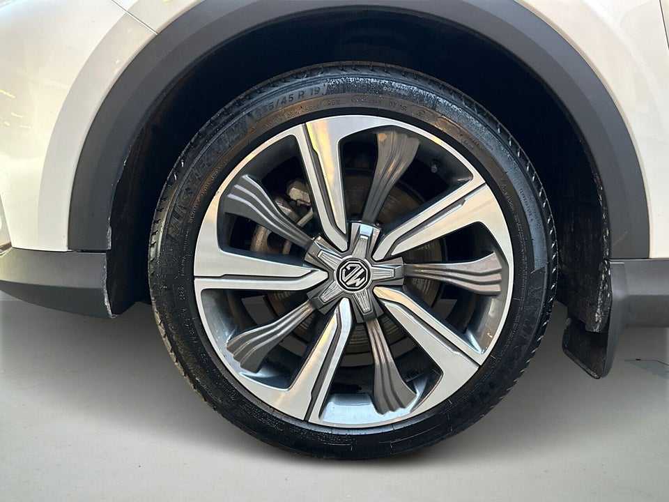 MG Marvel R Luxury 5d