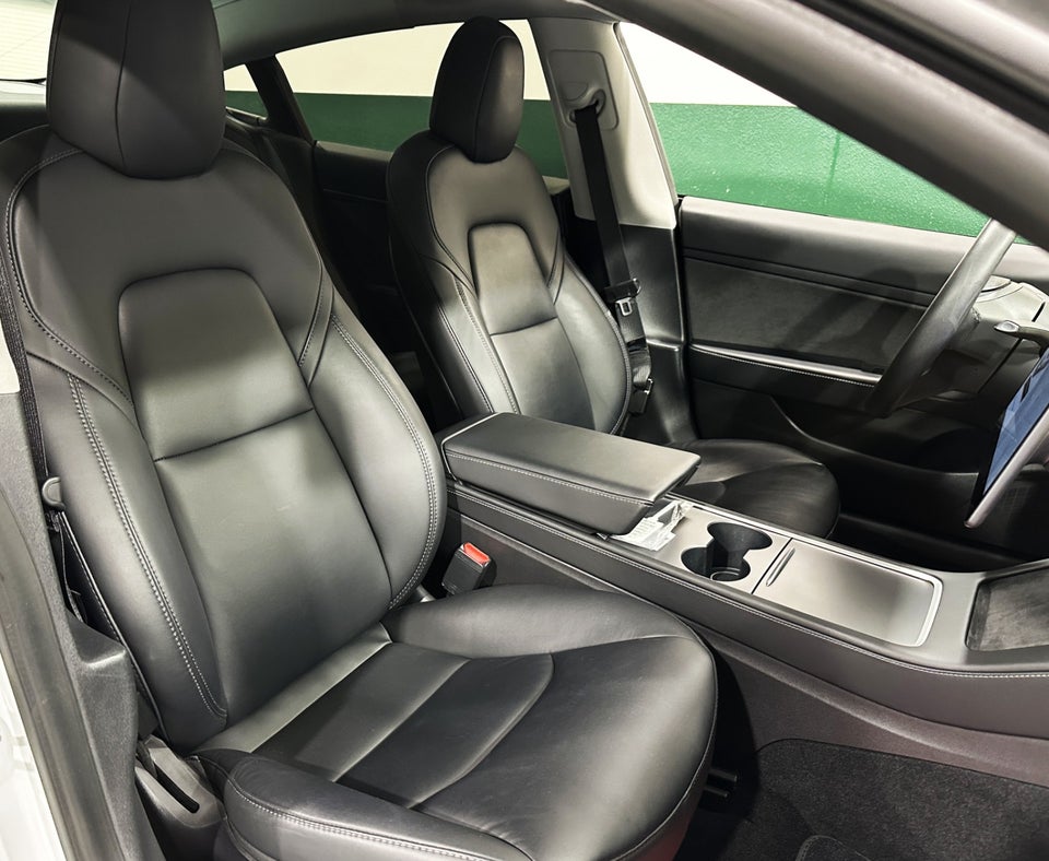 Tesla Model 3 Standard Range+ RWD 4d