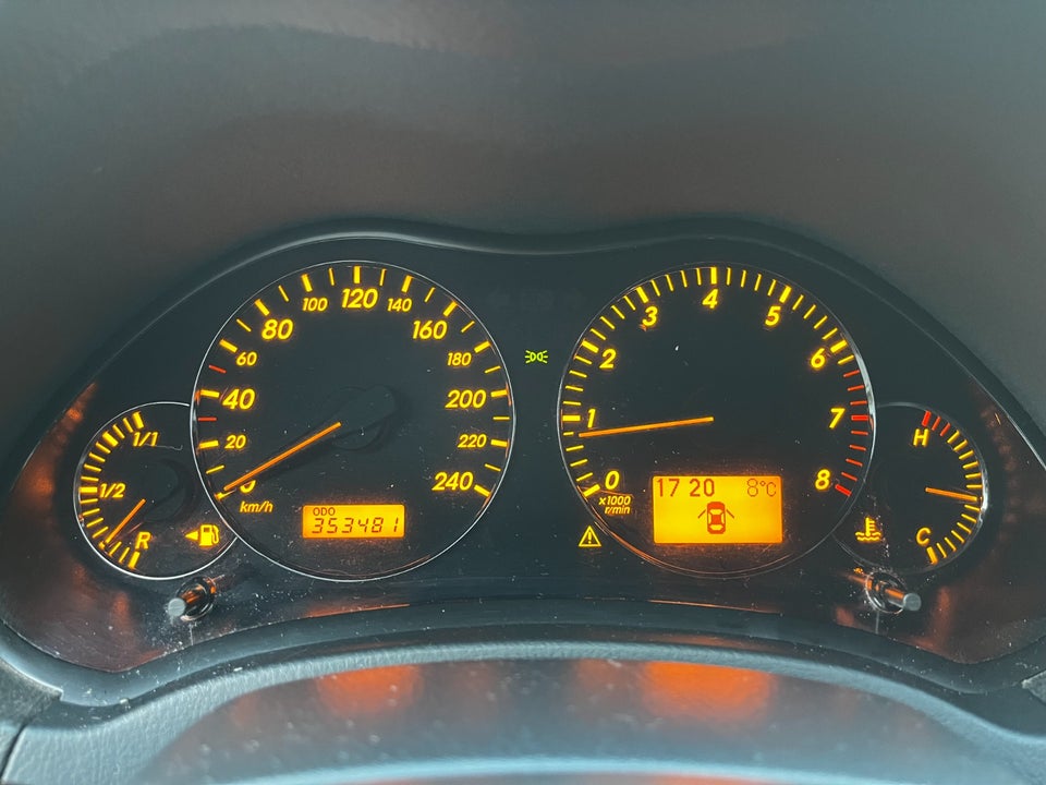 Toyota Avensis 1,8 VVT-i Sol 5d