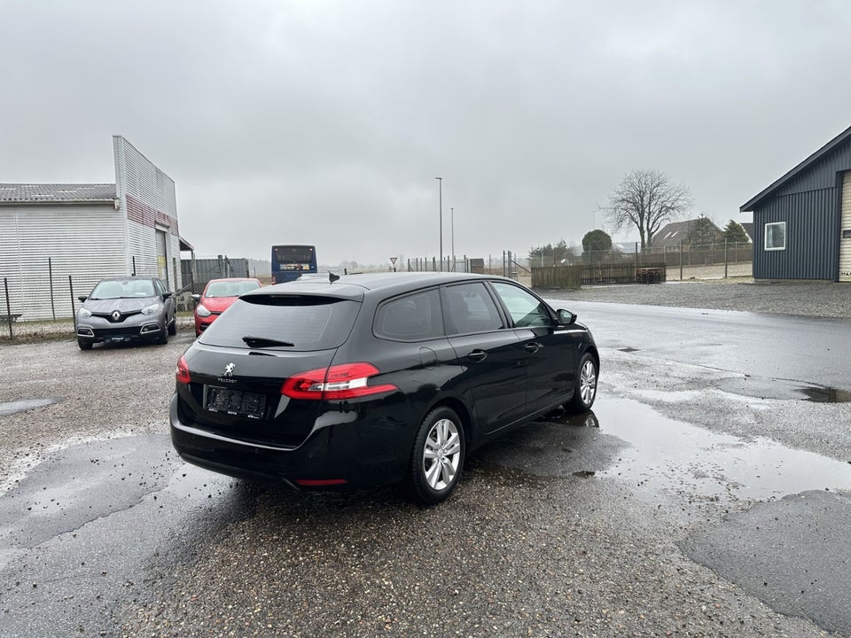 Peugeot 308 1,2 e-THP 130 Allure SW 5d