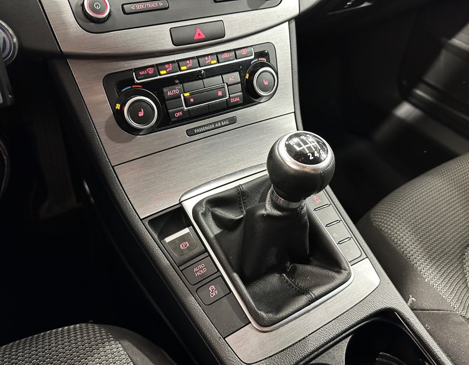 VW Passat 1,6 TDi 105 Comfortline Variant BMT 5d