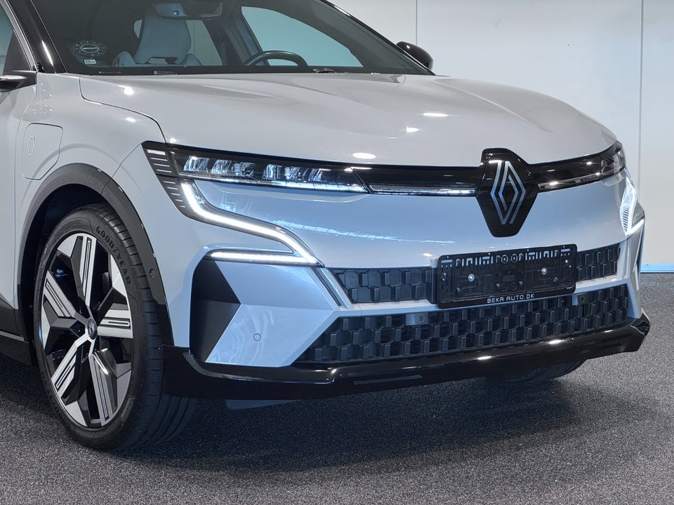 Renault Megane E-Tech 60 Iconic 5d