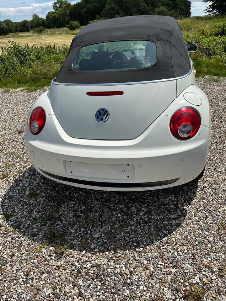 VW New Beetle 1,6 Highline Cabriolet 2d