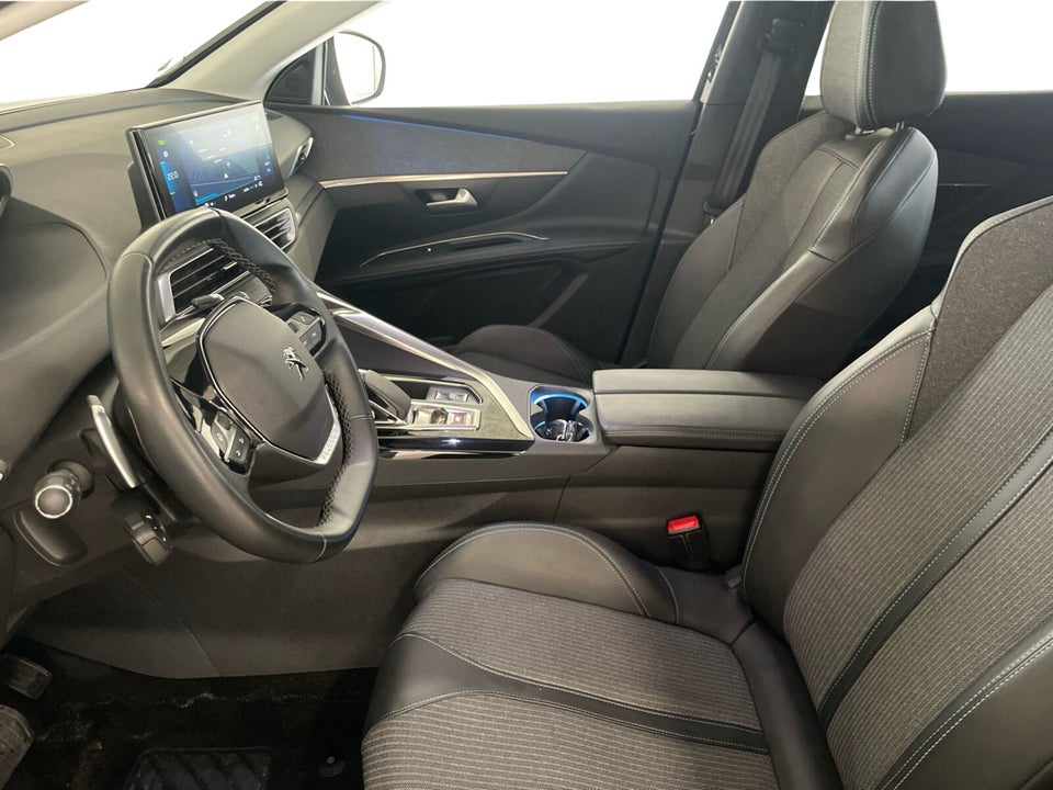 Peugeot 3008 1,6 Hybrid First Selection EAT8 5d